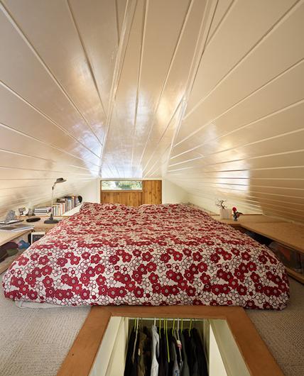 320-sf-garage-conversion-bed-loft