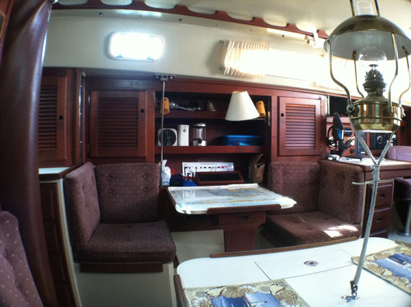 36-catalina-sailboat-living-aboard-small-spaces-tiny-houses-003 Living Aboard a 36' Catalina Sailboat - Small Spaces & Tiny Houses