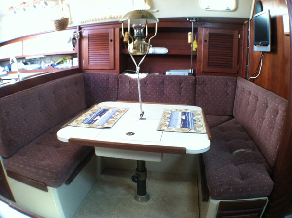 36-catalina-sailboat-living-aboard-small-spaces-tiny-houses-004 Living Aboard a 36' Catalina Sailboat - Small Spaces & Tiny Houses