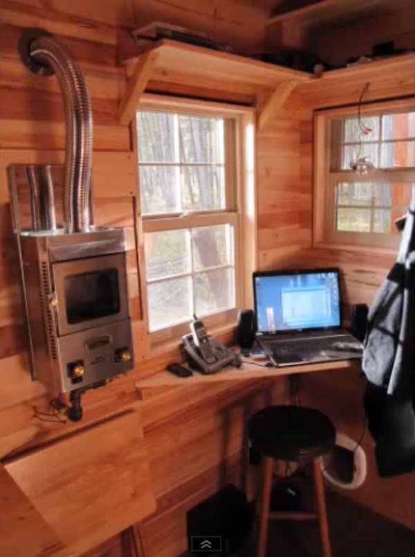 meg-and-joes-tiny-house-tour-computer-workstation meg and joes tiny house tour computer workstation Meg and Joes Tiny House Tour.. Would you live here?