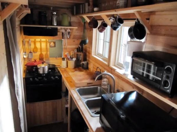 meg-and-joes-tiny-house-tour-kitchen meg and joes tiny house tour kitchen Meg and Joes Tiny House Tour.. Would you live here?