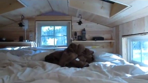 meg-and-joes-tiny-house-tour-sleeping-loft-spacious-ooo meg and joes tiny house tour sleeping loft spacious ooo Meg and Joes Tiny House Tour.. Would you live here?