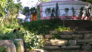 mongolian-yurt-1 mongolian-yurt-1