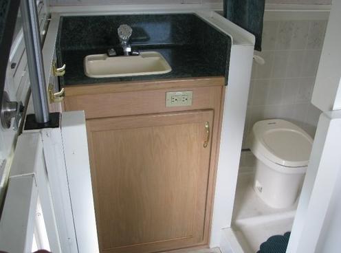 pipercraft-trailerable-houseboat-bathroom-shower pipercraft-trailerable-houseboat-bathroom-shower