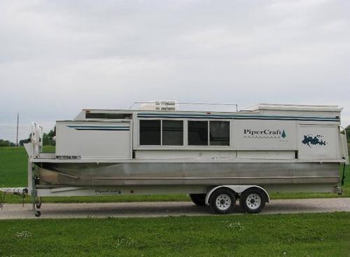 pipercraft-trailerable-houseboat-closed pipercraft-trailerable-houseboat-closed