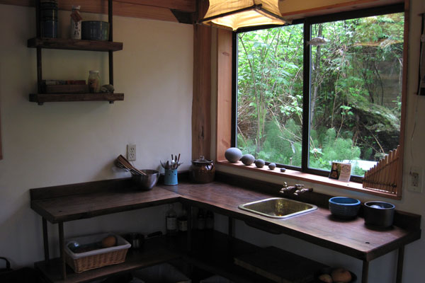 simple-japanese-inspired-tiny-house-zen-cabin-in-the-woods-05 Simple, Japanese Inspired Tiny House / Zen Cabin in the Woods
