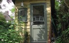 tiny-backyard-hut Tiny Garden House