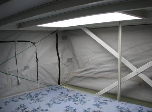 trailerable-houseboat-sleeping-pop-up-loft trailerable-houseboat-sleeping-pop-up-loft